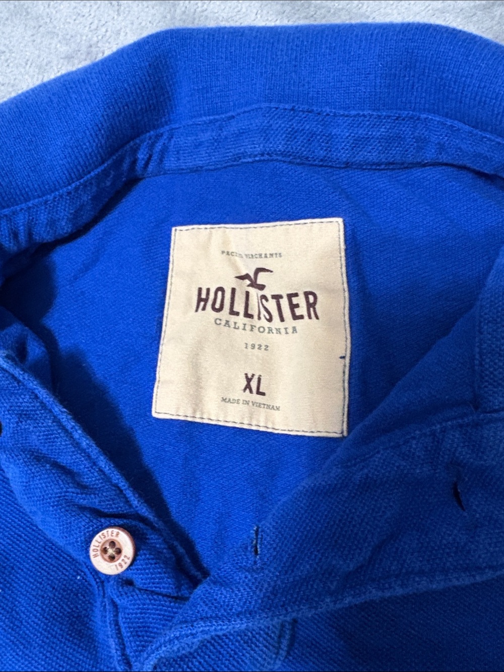 Hollister Men’s Polo - Picture 2 of 3